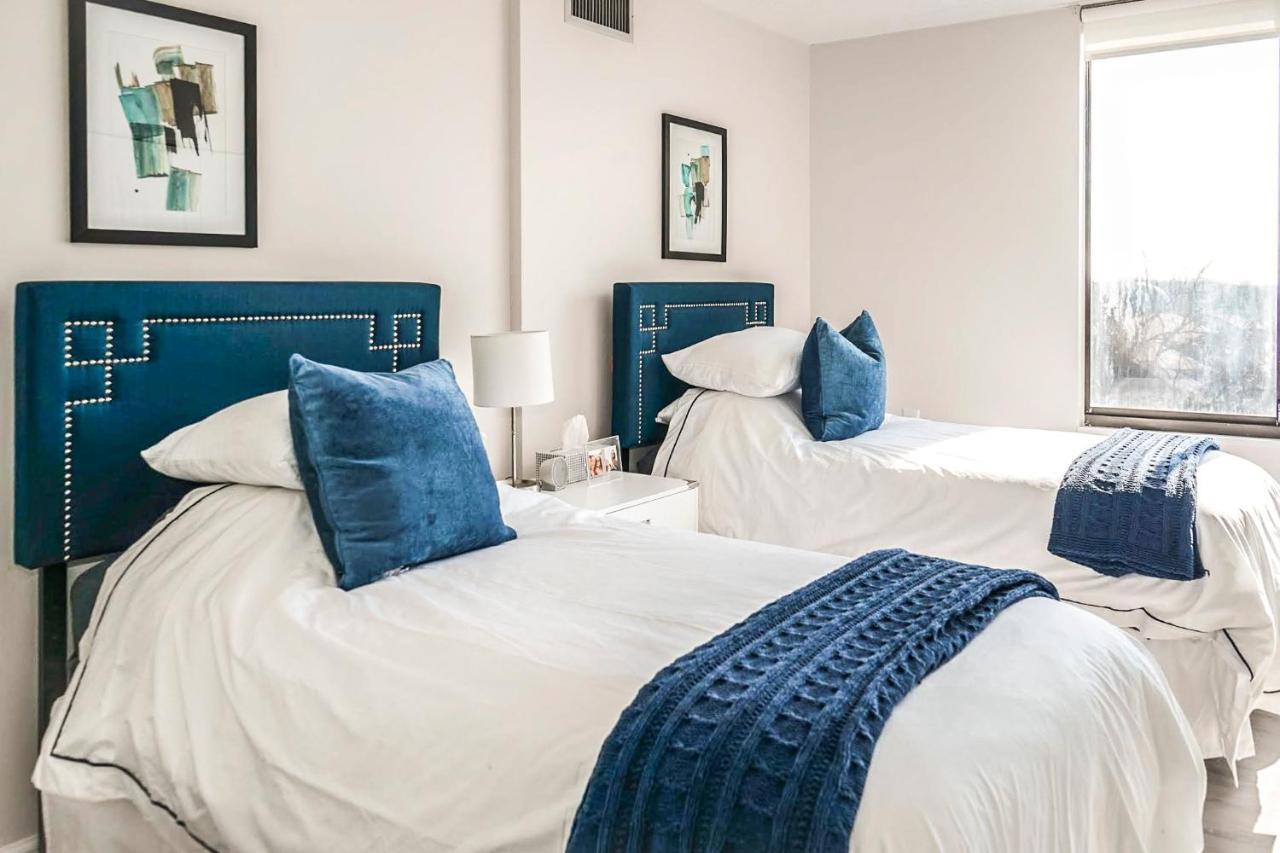 Short Term Rentals At The Park At Trowbridge Senior Community サウスフィールド エクステリア 写真