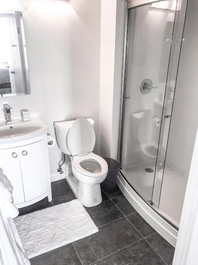 Short Term Rentals At The Park At Trowbridge Senior Community サウスフィールド エクステリア 写真