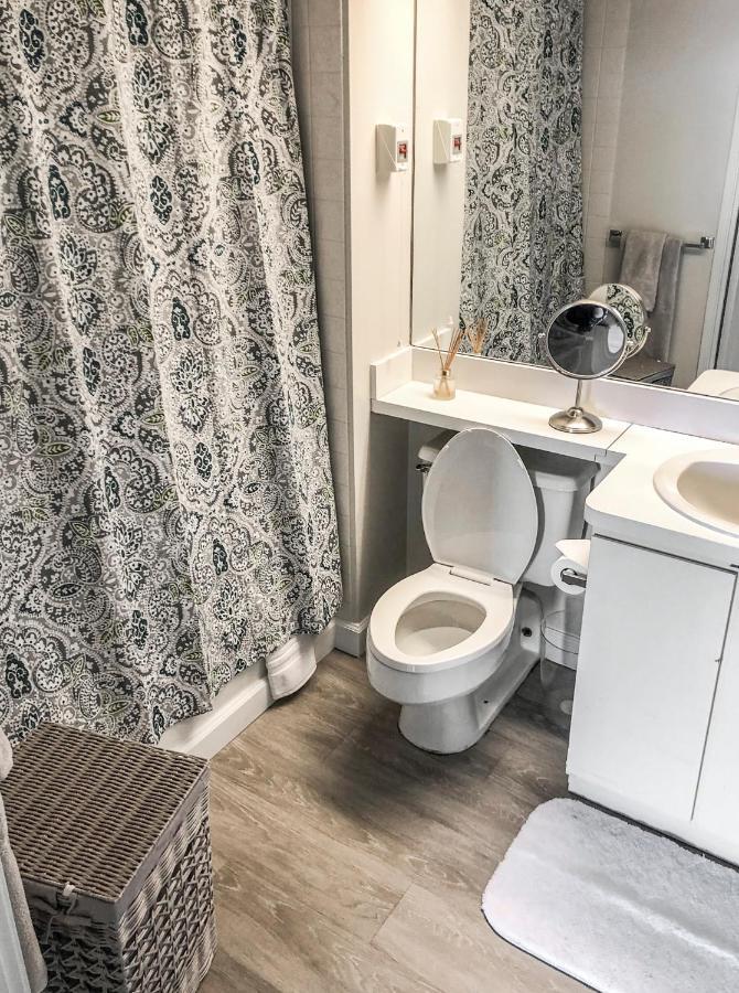 Short Term Rentals At The Park At Trowbridge Senior Community サウスフィールド エクステリア 写真