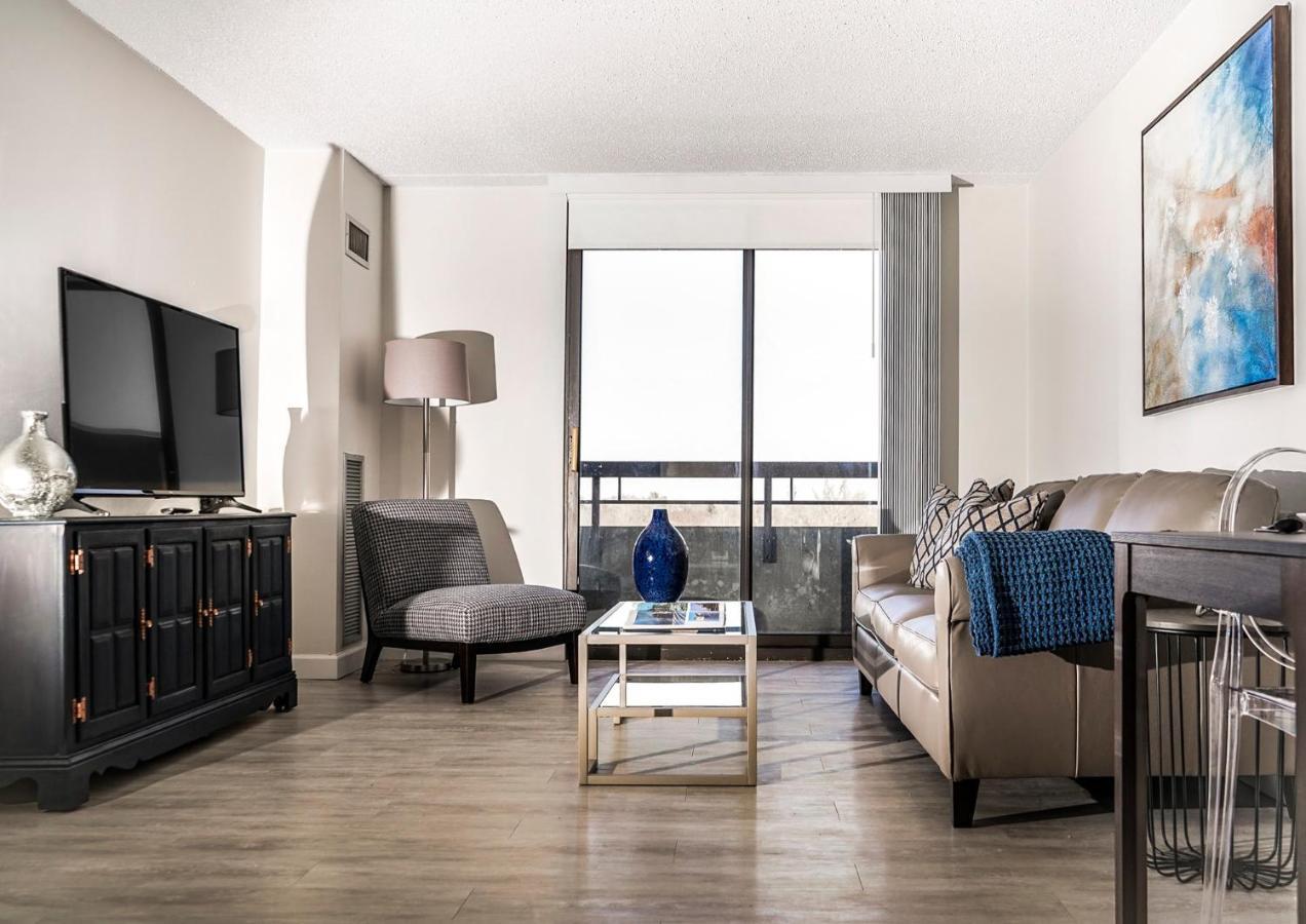 Short Term Rentals At The Park At Trowbridge Senior Community サウスフィールド エクステリア 写真