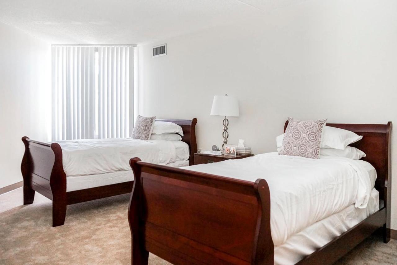 Short Term Rentals At The Park At Trowbridge Senior Community サウスフィールド エクステリア 写真