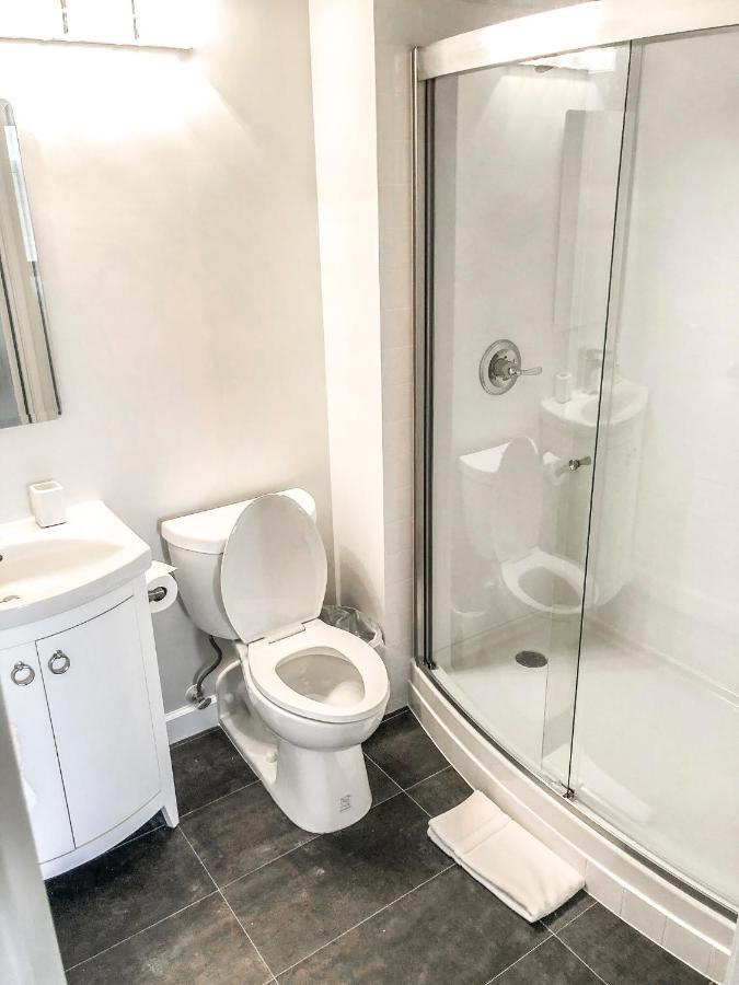 Short Term Rentals At The Park At Trowbridge Senior Community サウスフィールド エクステリア 写真