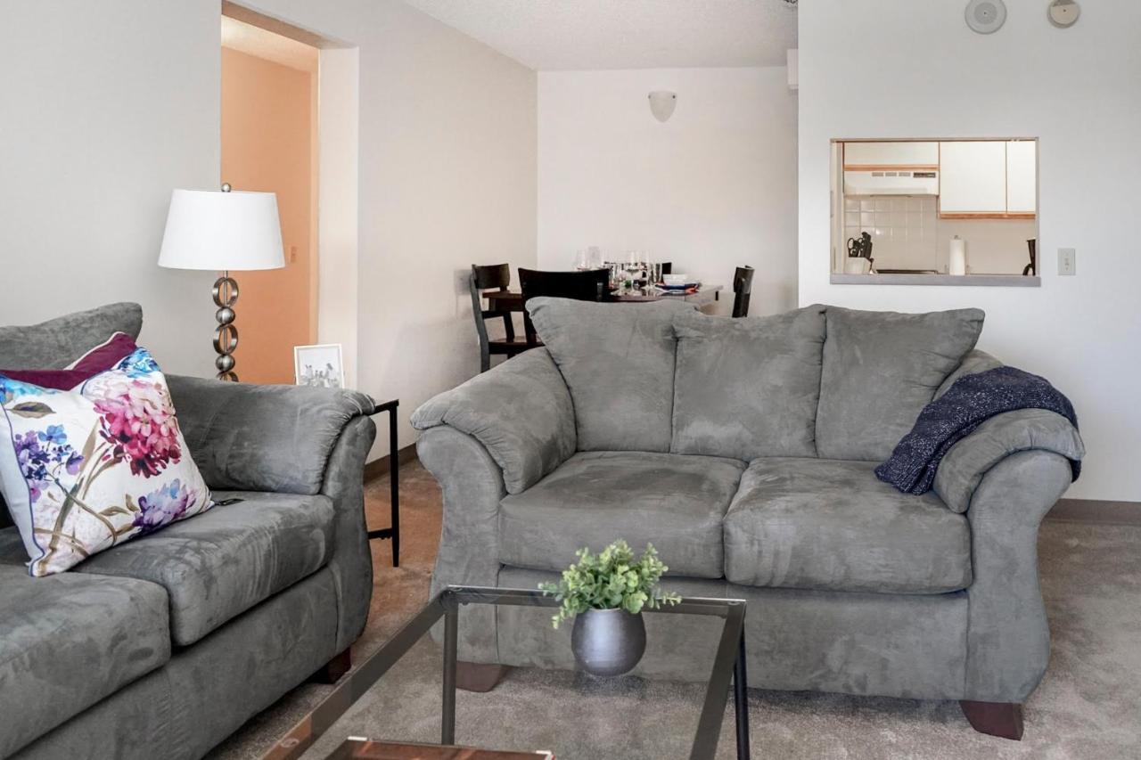 Short Term Rentals At The Park At Trowbridge Senior Community サウスフィールド エクステリア 写真