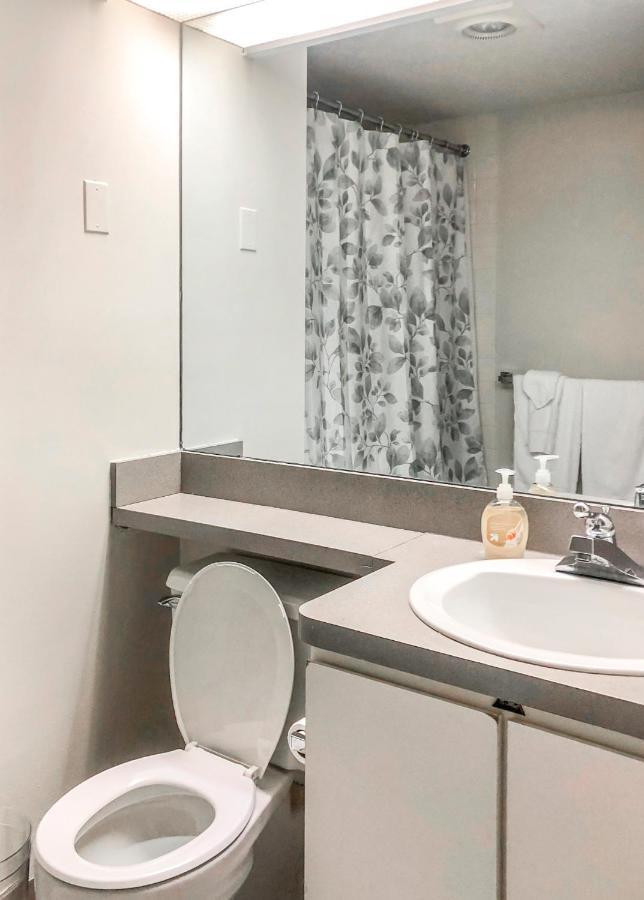 Short Term Rentals At The Park At Trowbridge Senior Community サウスフィールド エクステリア 写真
