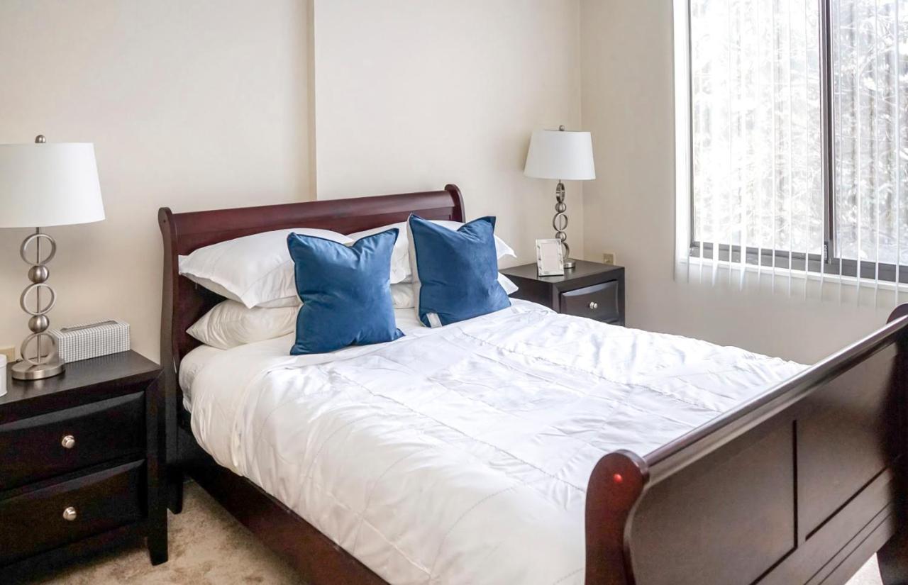 Short Term Rentals At The Park At Trowbridge Senior Community サウスフィールド エクステリア 写真