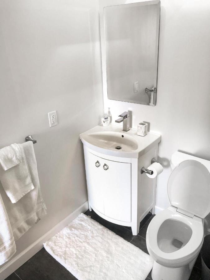 Short Term Rentals At The Park At Trowbridge Senior Community サウスフィールド エクステリア 写真