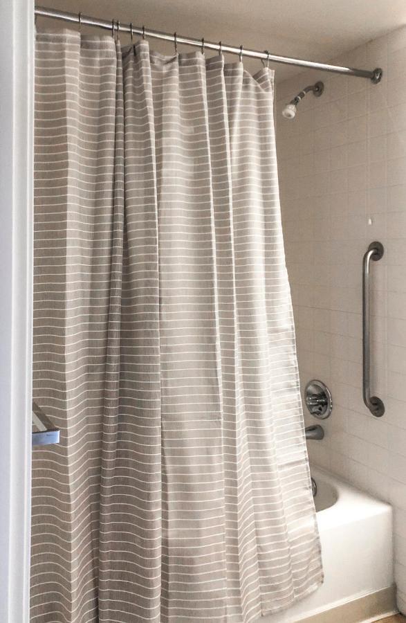 Short Term Rentals At The Park At Trowbridge Senior Community サウスフィールド エクステリア 写真