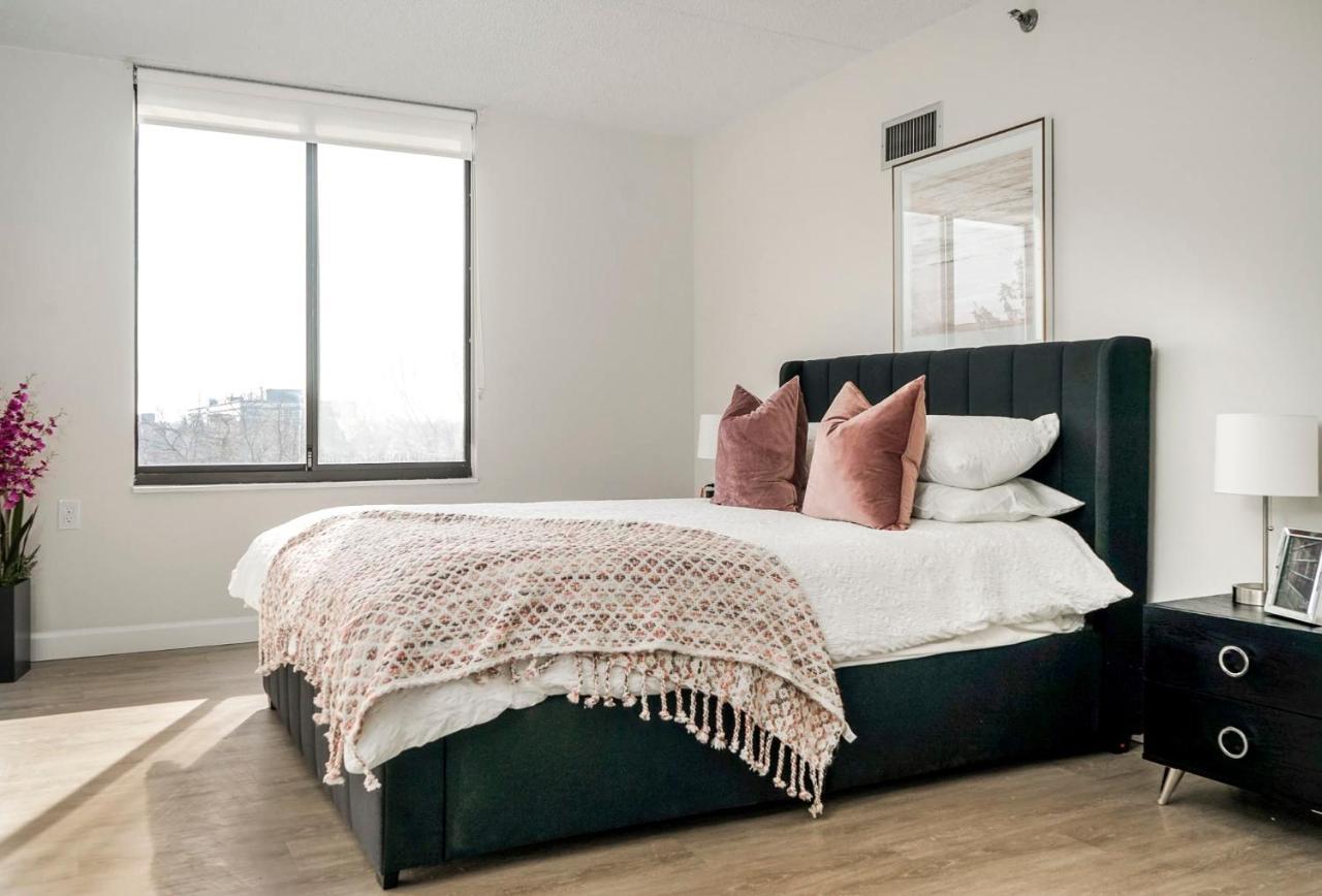 Short Term Rentals At The Park At Trowbridge Senior Community サウスフィールド エクステリア 写真